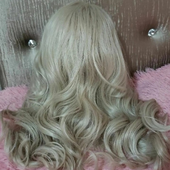 Jefree star make up bundle plus wig. - Picture 3 of 10